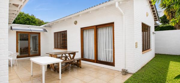 Townhouse For Rent in Craighall Park, Johannesburg