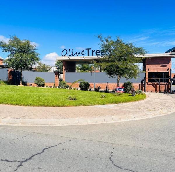 House For Sale in South Hills, Johannesburg